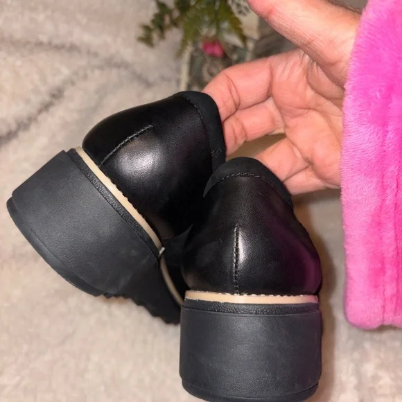 Clarks Black Women's Loafers NEW - Picture 5 of 6
